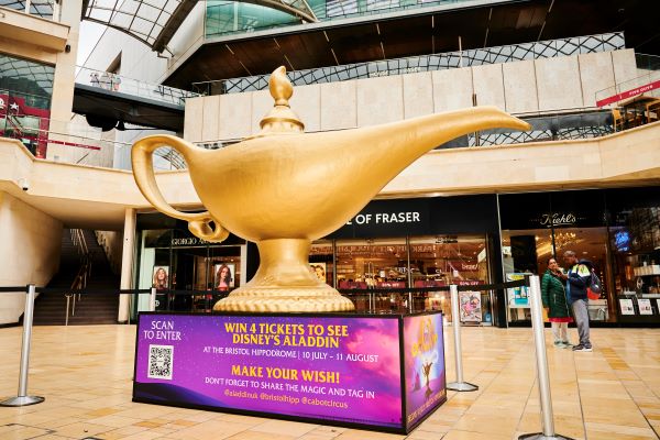 GIANT MAGIC LAMP ARRIVES IN CABOT CIRCUS! TO CELEBRATE DISNEY’S ALADDIN COMING TO THE BRISTOL HIPPODROME